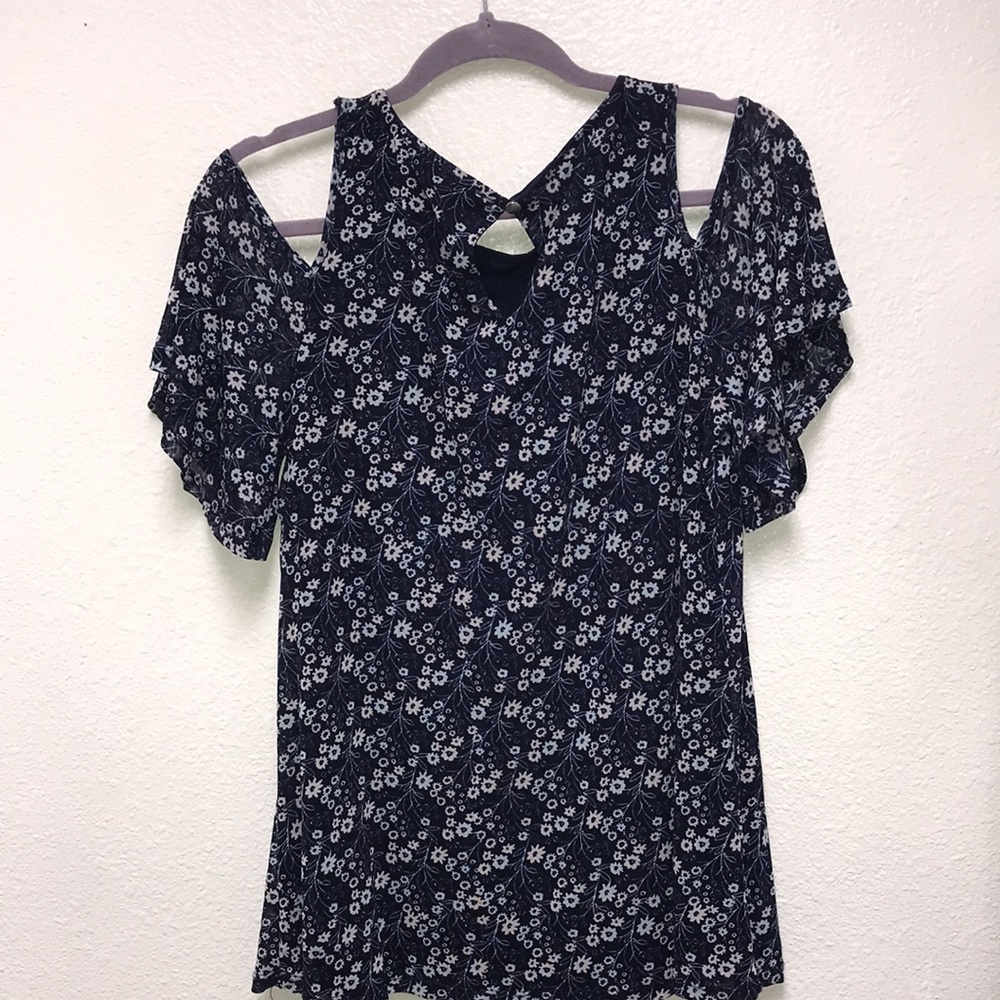 Cupio Cold Shoulder Women’s Medium Navy Floral Top Short Bell Sleeves - Picture 3 of 6